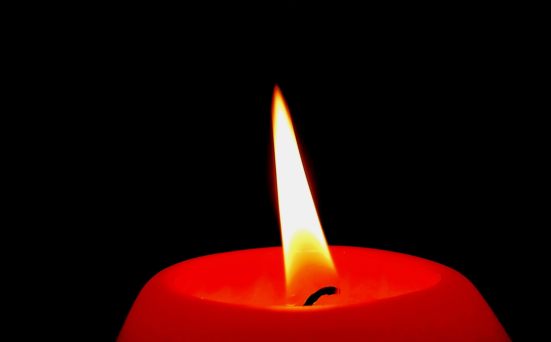 A picture of a candle burning